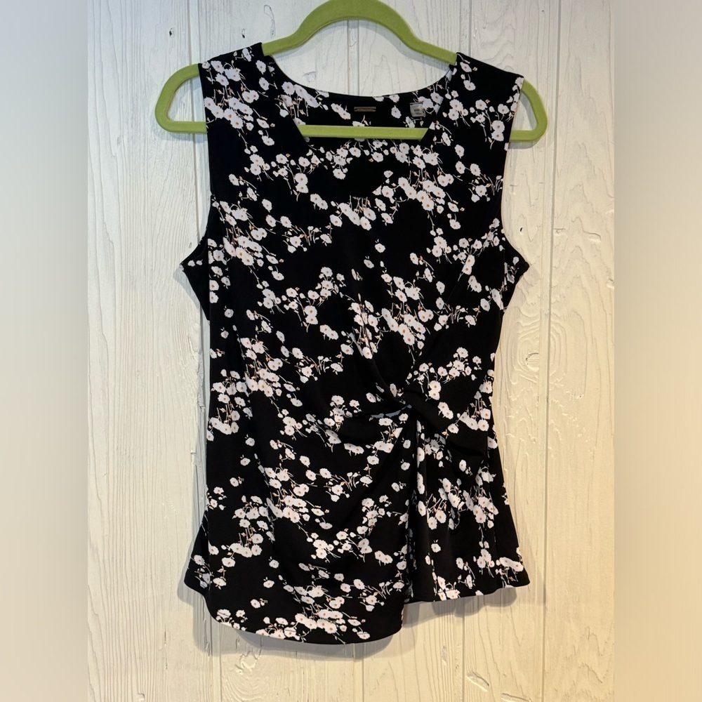 T Tahari Sleeveless Black Floral Top, size M